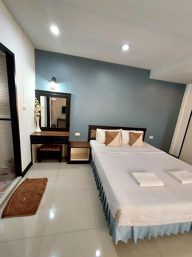 Traveller Inn Hotel Chiang Mai Extérieur photo